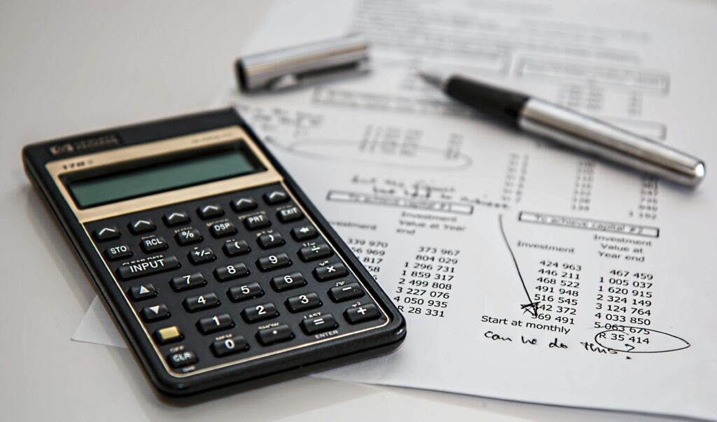 imagem de calculadora para como negociar despesas